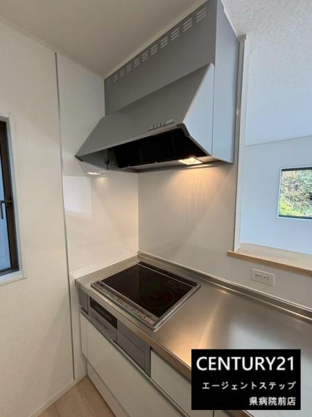 　キッチン　シンプルなキッチン空間です