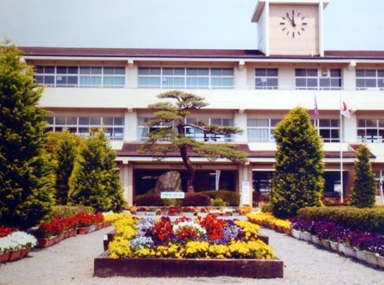 　宮崎市立江南小学校（小学校）／868m　