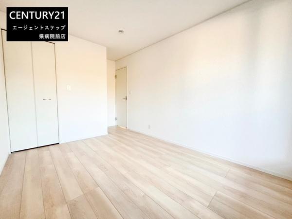 　寝室　シンプルな寝室空間です