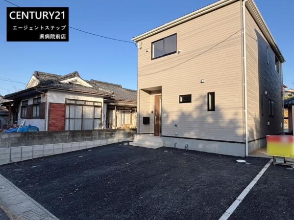 　駐車場　駐車場が広い住まいです