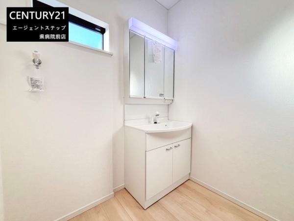 　洗面台・洗面所　洗面台・洗面所が明るいです