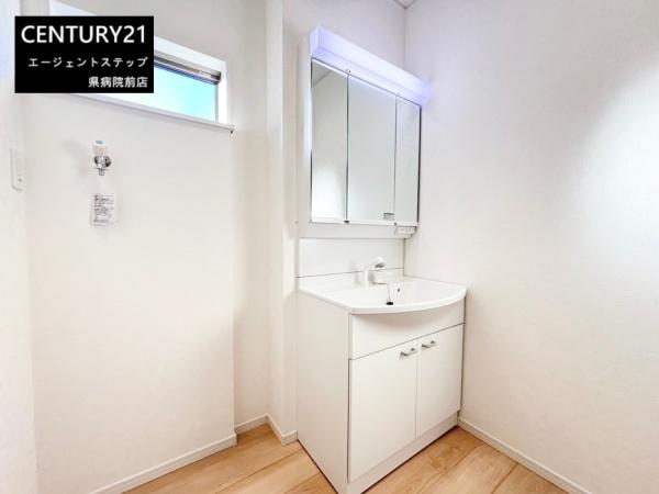 　収納　収納スペースが充実した洗面所です