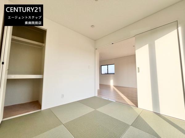 　和室　和室ならではの落ち着いた雰囲気です