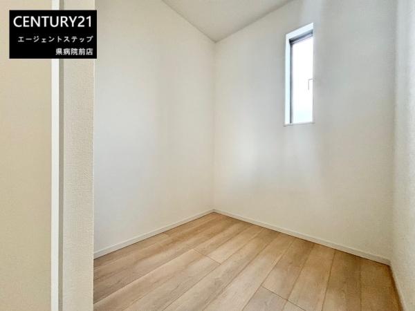 　収納　明るい収納スペースです