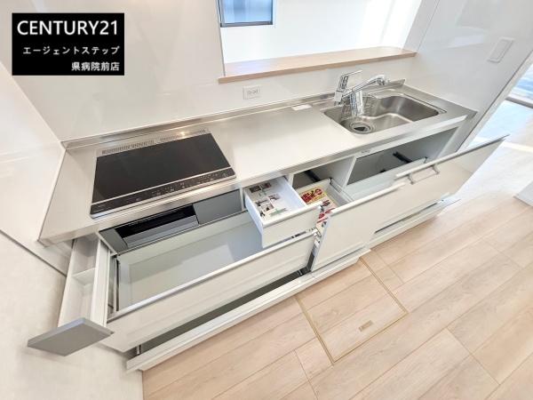 　キッチン　収納に優れたキッチンです