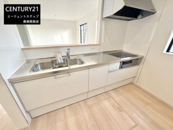 　キッチン　明るいキッチン空間です