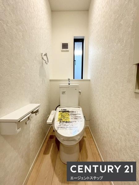 　トイレ　シンプルなトイレ空間です