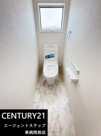 　トイレ　明るいトイレ空間です