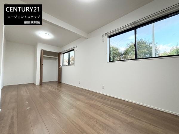 　洋室　洋室の開放感ある空間です