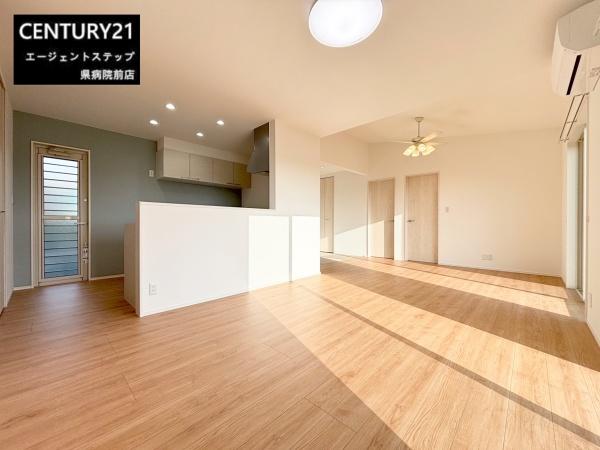 　リビング　明るいリビングが魅力です