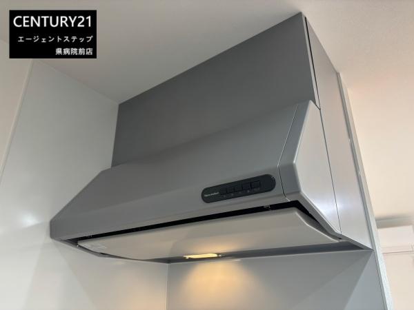 　キッチン　シンプルなキッチン換気扇です