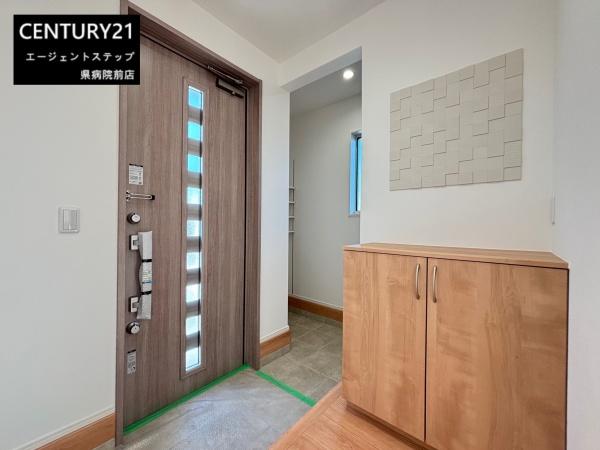　玄関　玄関の収納が便利です