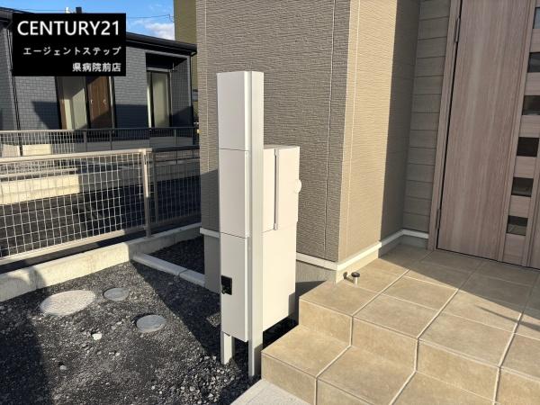 　玄関　玄関部分が整然と整っています