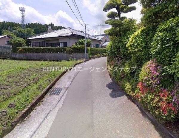 　前面道路含む現地写真　