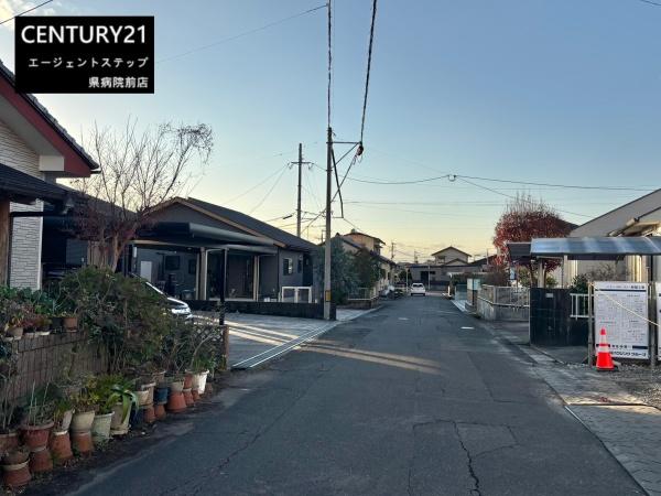 　前面道路含む現地写真　前面道路は見通し良好です