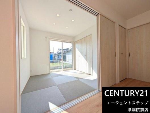 　和室　採光に優れた和室です