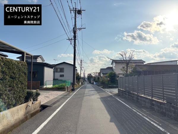 　前面道路含む現地写真　前面道路含む現地写真です