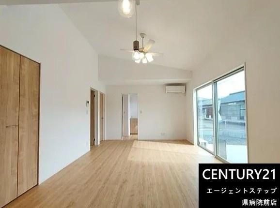 　リビング　リビングは開放感があります