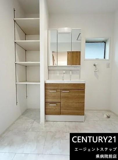 　洗面台・洗面所　洗面台・洗面所の明るい空間です