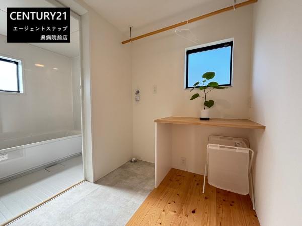 　洗面台・洗面所　洗面台・洗面所が明るい空間です