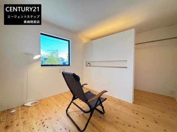 　洋室　温かみのある洋室です