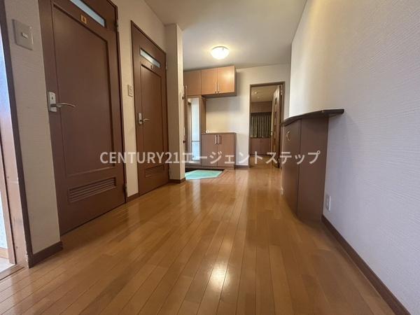 　その他内観　廊下空間が明るいです