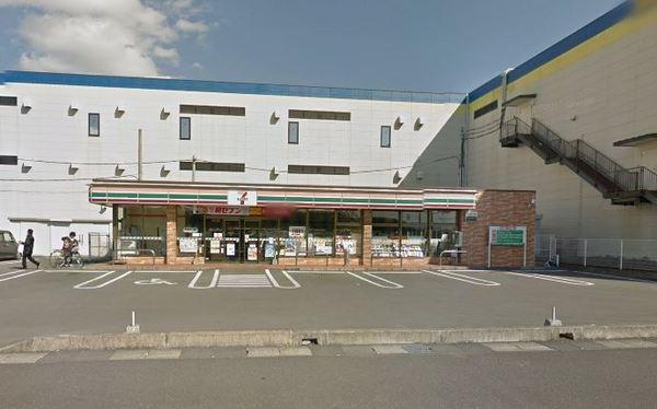　セブンイレブン宮崎花ケ島町店（コンビニ）／684m　