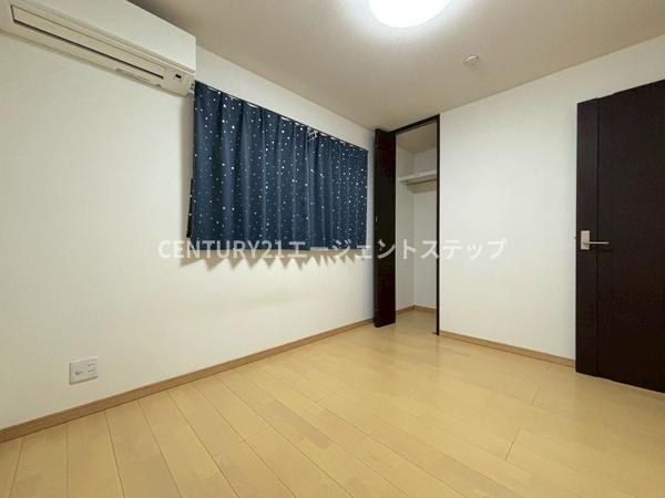 　洋室　洋室のシンプルなデザインです