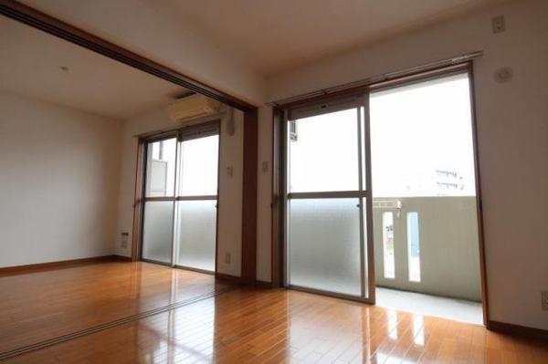 ファミリアOdo　リビング　