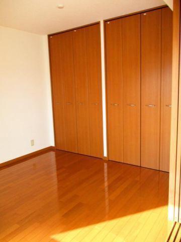 ファミリアOdo　洋室　