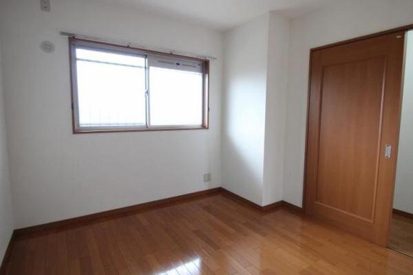 ファミリアOdo　洋室　