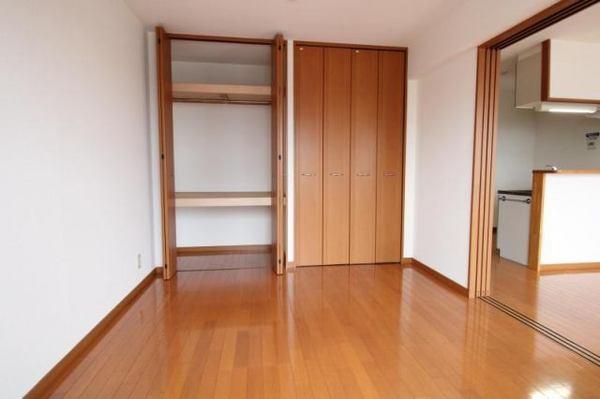 ファミリアOdo　洋室　