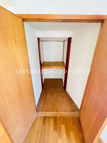 　収納　奥行きのある収納です