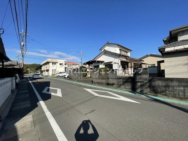 　前面道路含む現地写真　