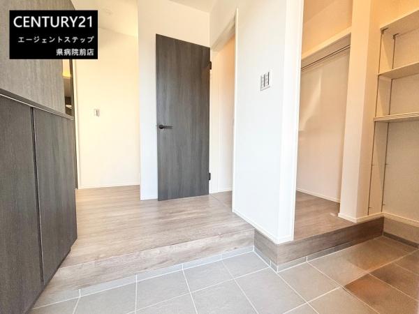 　玄関　玄関の広さが魅力です