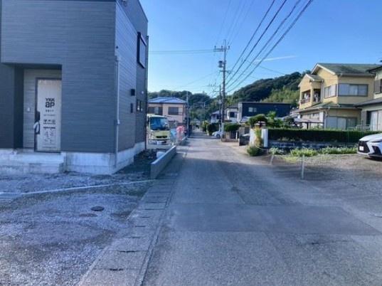 　前面道路含む現地写真　