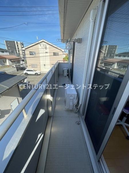 　バルコニー　日当たりの良いバルコニーです