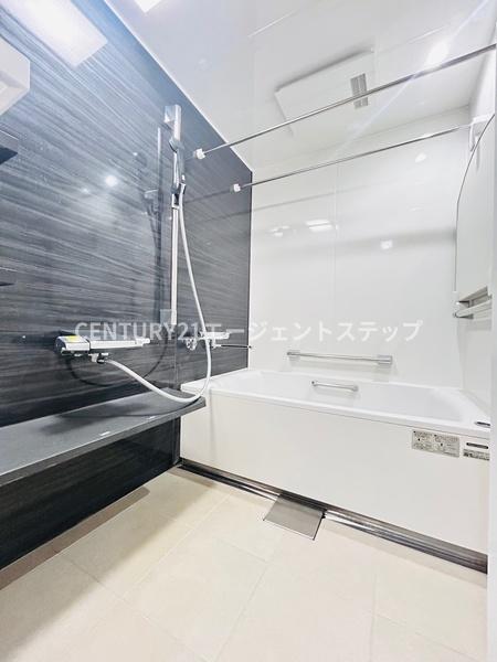 　バス　バスルームの清潔感が印象的です