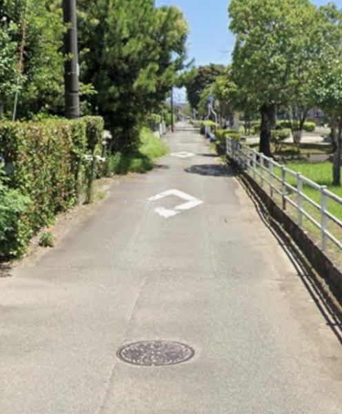 　前面道路含む現地写真　