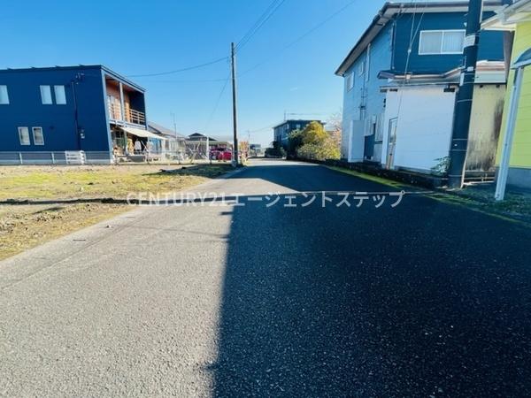 　前面道路含む現地写真　