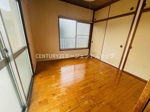 　洋室　木目が映える洋室です