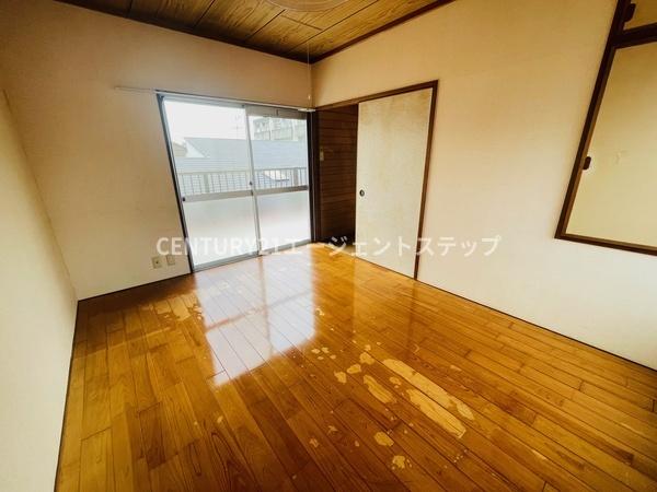 　洋室　洋室の明るさが魅力です