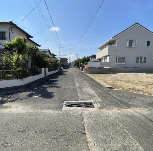 　前面道路含む現地写真　