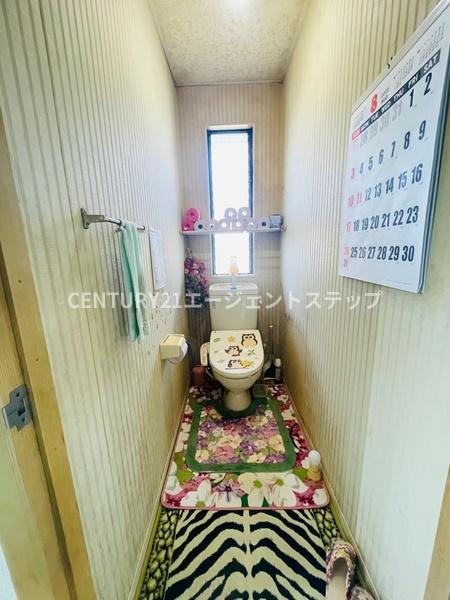 　トイレ　明るいトイレ空間です