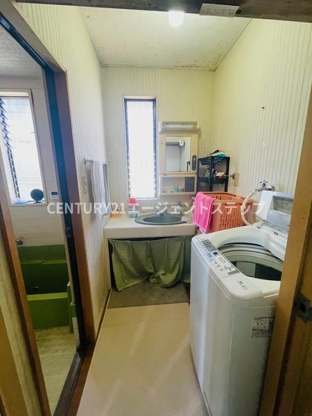 　洗面台・洗面所　明るい洗面台・洗面所です