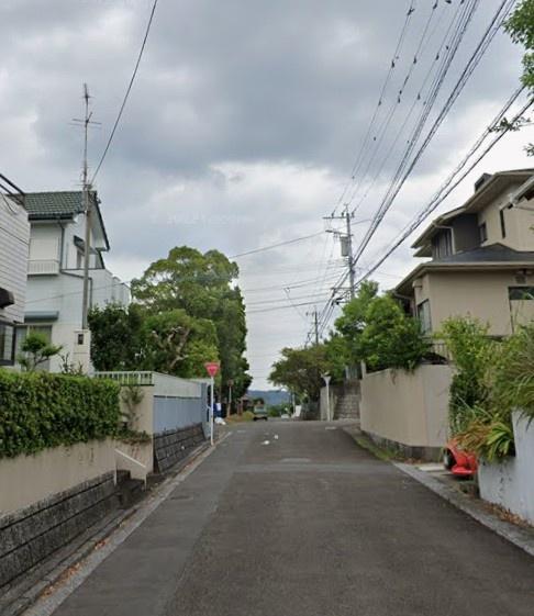 　前面道路含む現地写真　現地写真で前面道路の様子です