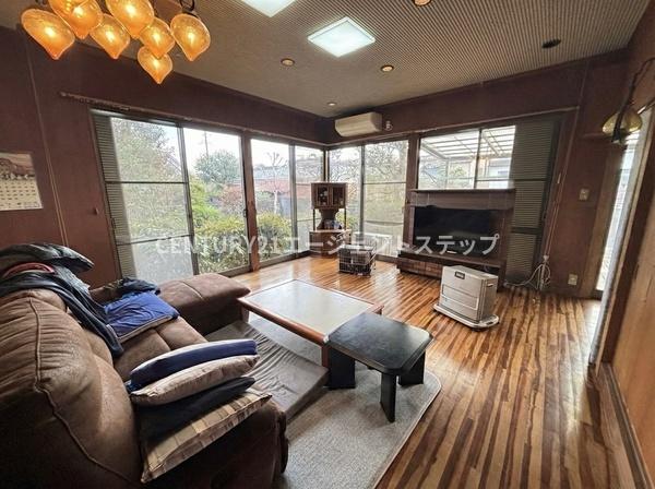 　リビング　開放的なリビング空間です