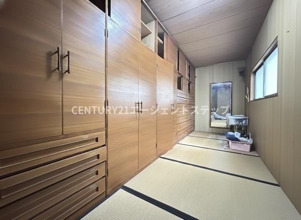 　収納　畳敷きの納戸