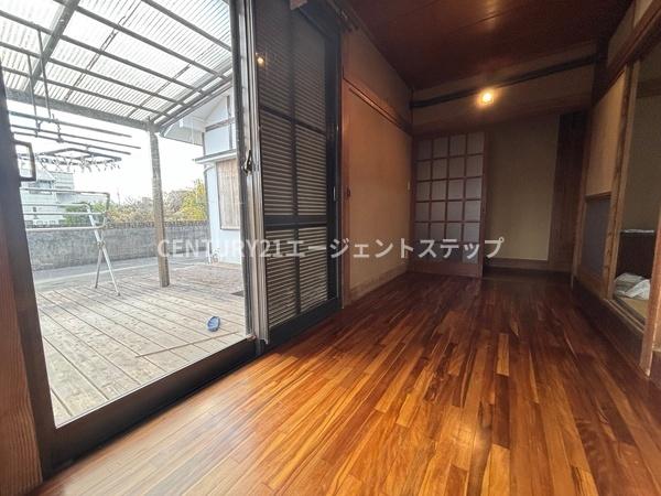 　その他内観　バルコニーが魅力の和室です