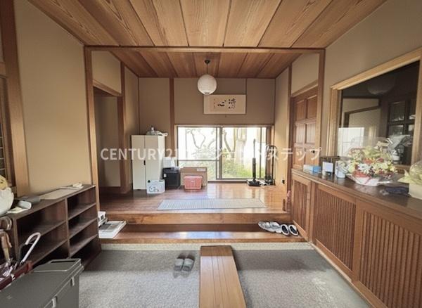 　玄関　木の温もりがある玄関です